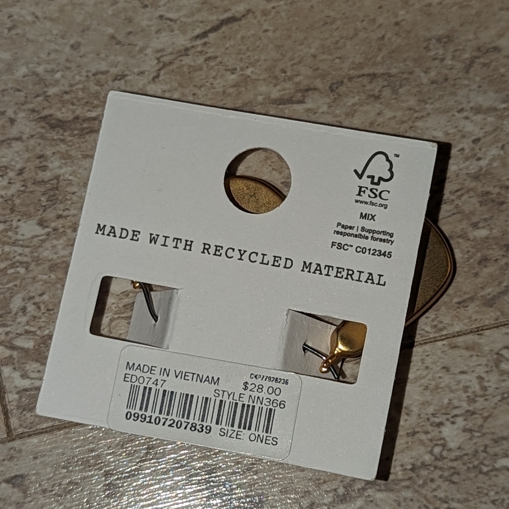 Madewell Chunky Triangle Gold Hoop Earrings - Picture 3 of 5